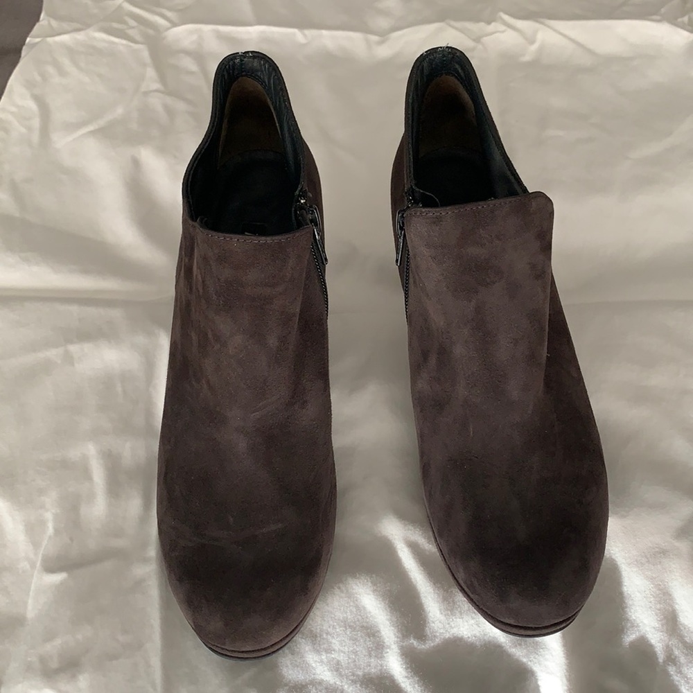 Paul Green suede booties